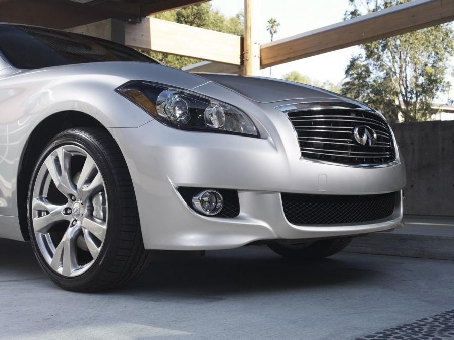  Infiniti M37 S 2011 года  (фото 25 из 33)